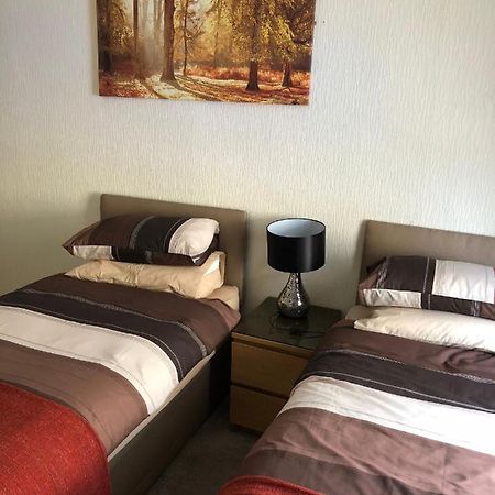 דוסברי Wellington Tavern Accommodation מראה חיצוני תמונה