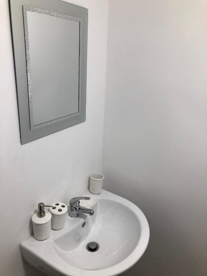 דוסברי Wellington Tavern Accommodation מראה חיצוני תמונה