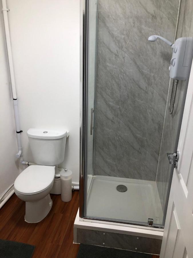 דוסברי Wellington Tavern Accommodation מראה חיצוני תמונה