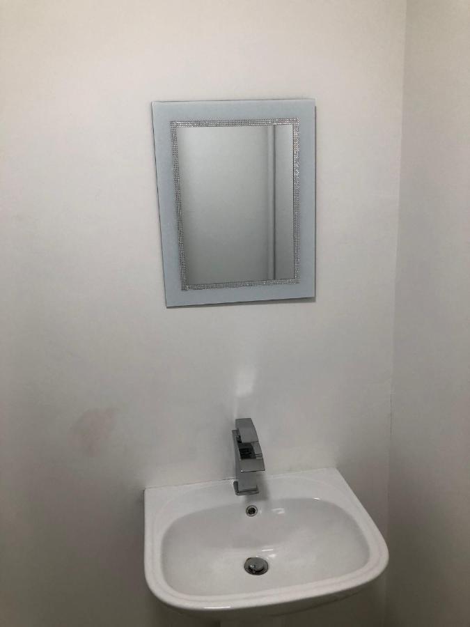 דוסברי Wellington Tavern Accommodation מראה חיצוני תמונה