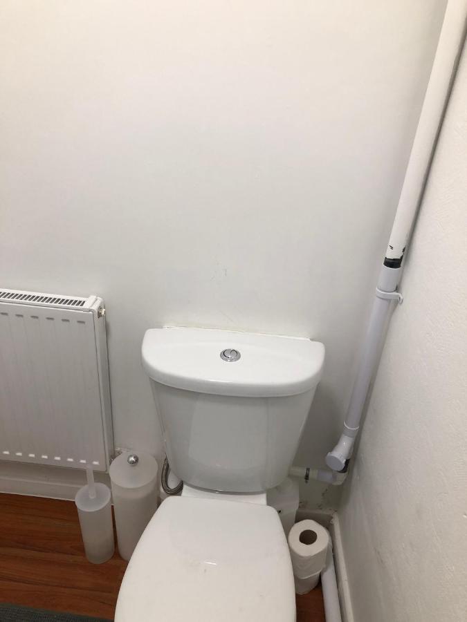 דוסברי Wellington Tavern Accommodation מראה חיצוני תמונה