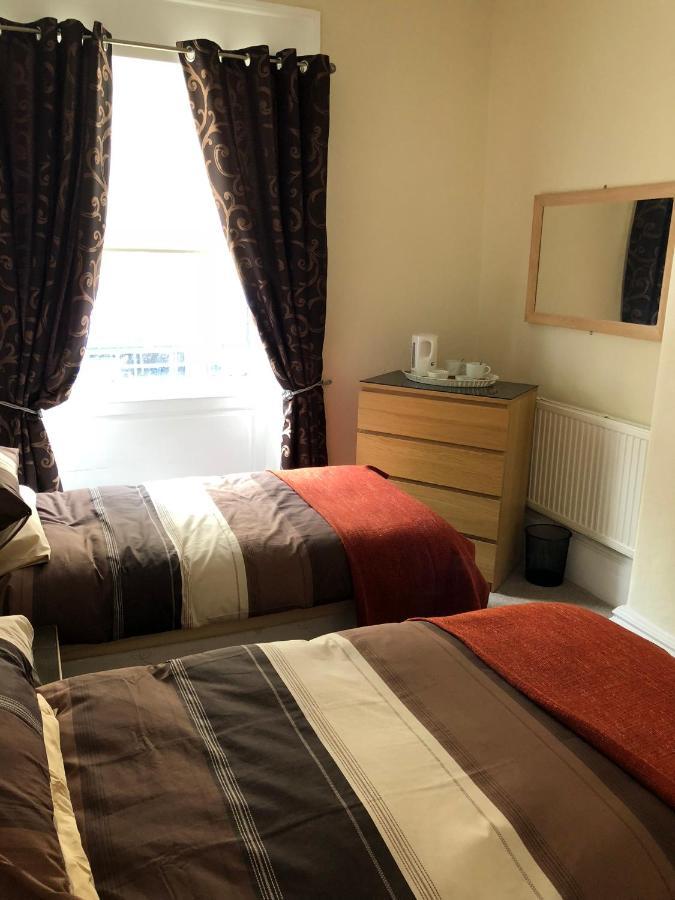 דוסברי Wellington Tavern Accommodation מראה חיצוני תמונה
