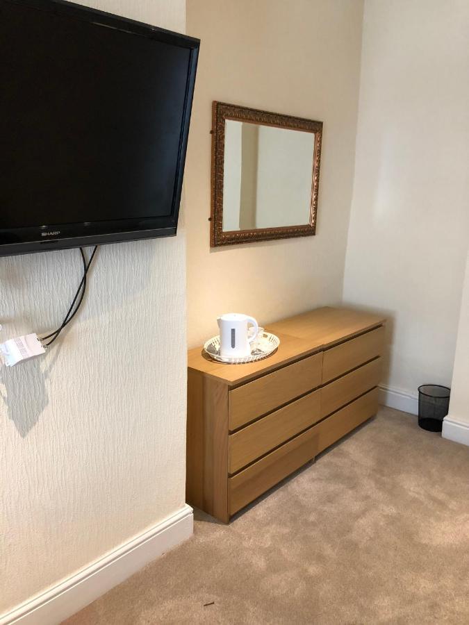 דוסברי Wellington Tavern Accommodation מראה חיצוני תמונה