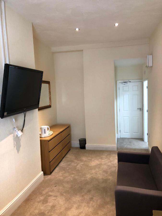 דוסברי Wellington Tavern Accommodation מראה חיצוני תמונה